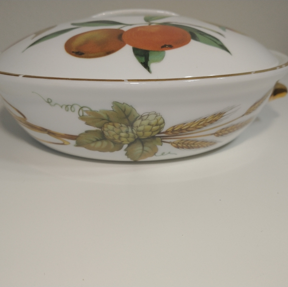 Vintage Royal Worcester Evesham Round Covered Serving Bowl Excellent Condition